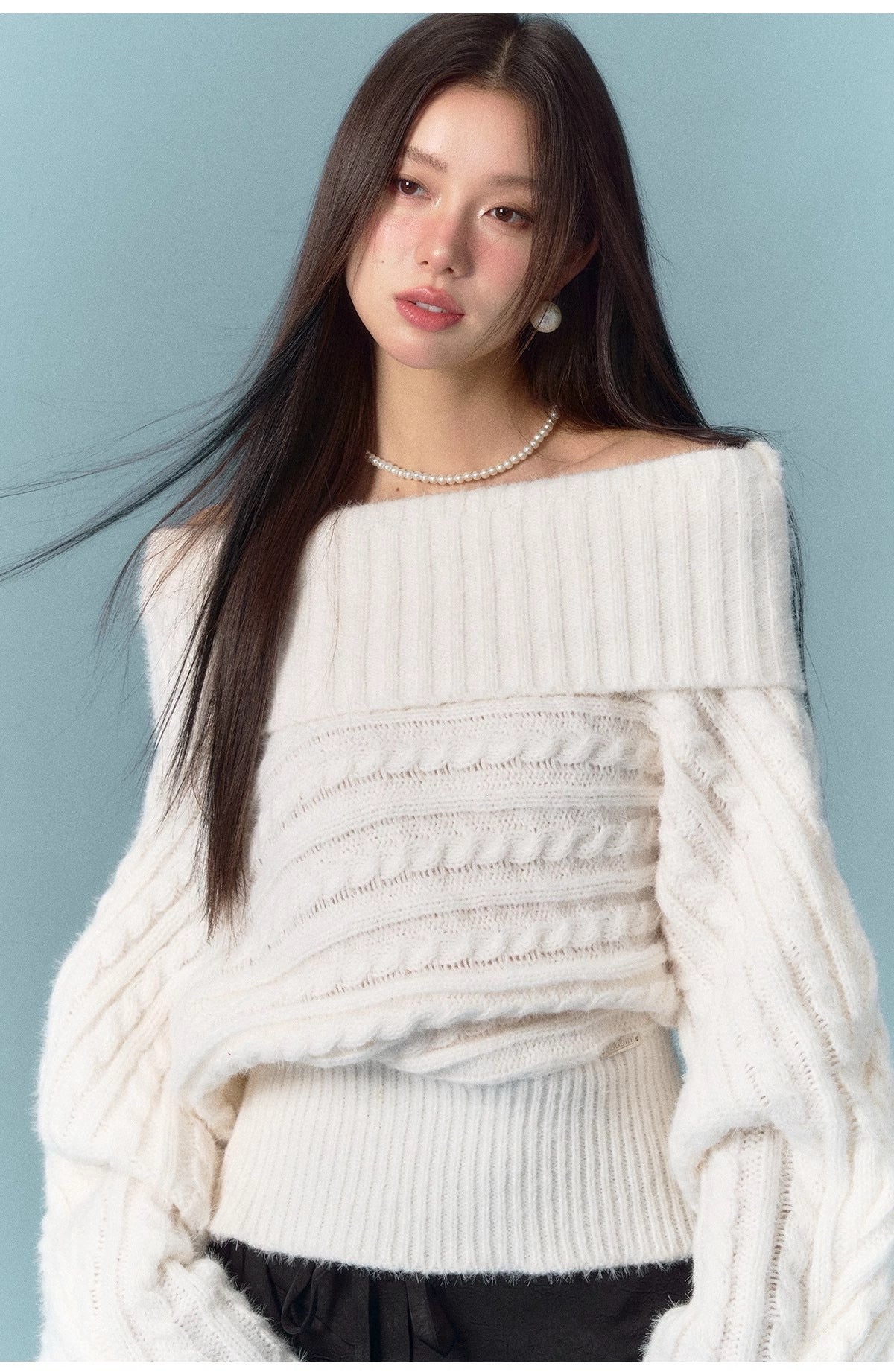 ASGONY One-Shoulder Sweater - White