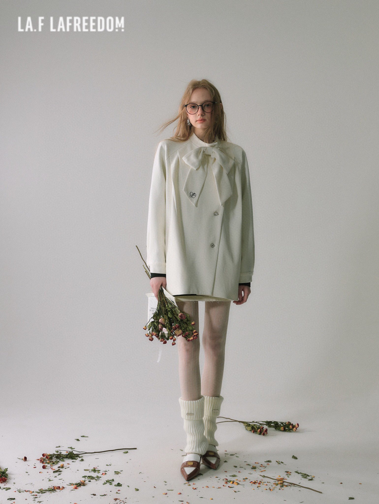 La Freedom Bow Tie Cape Coat-White