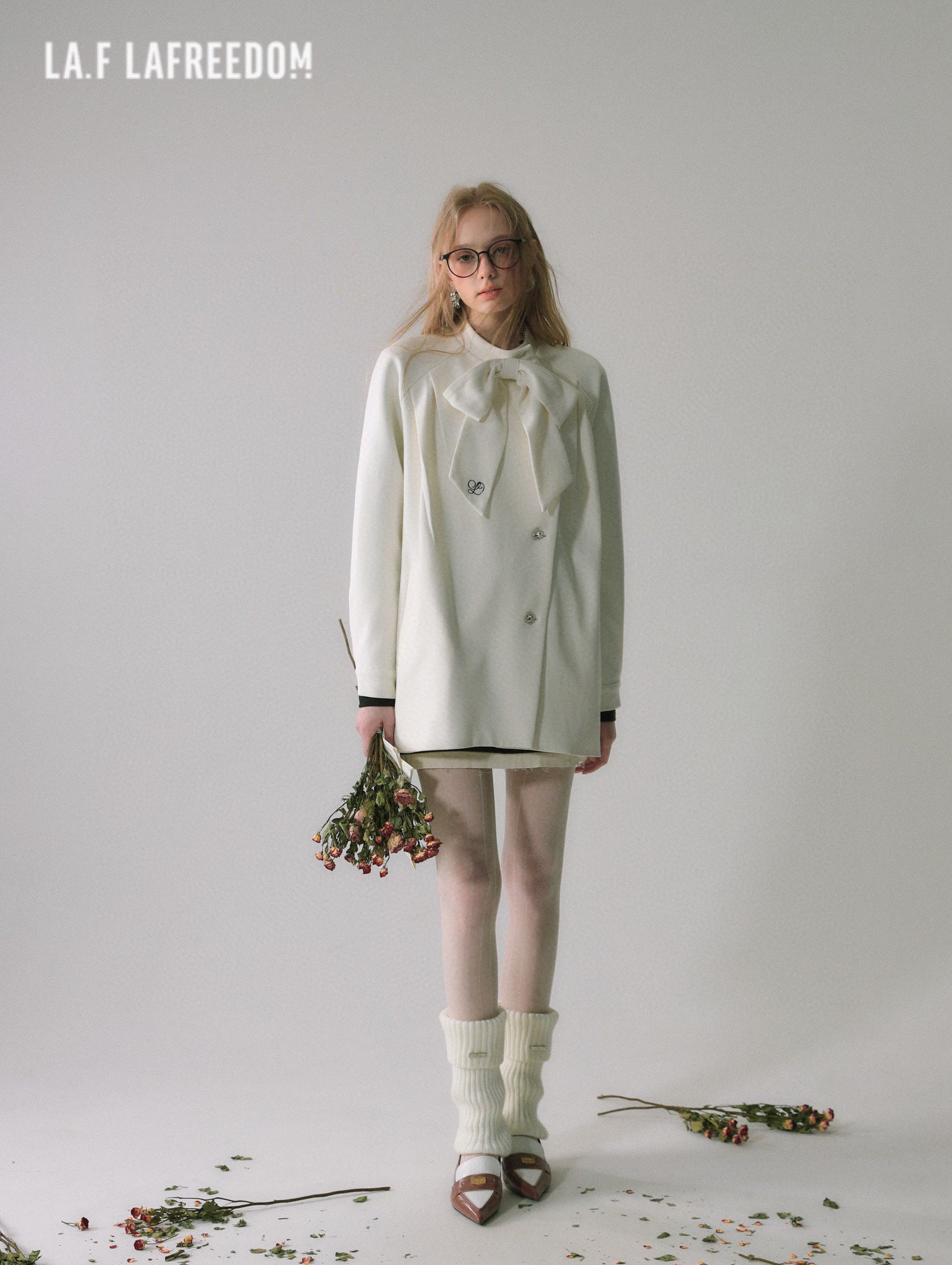 La Freedom Bow Tie Cape Coat-White