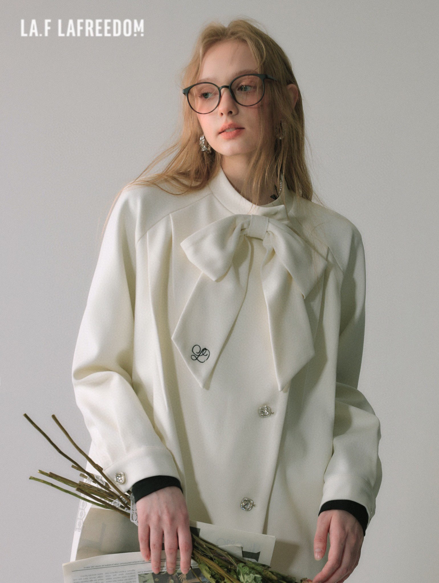 La Freedom Bow Tie Cape Coat-White